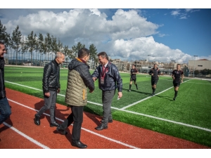 Chp Adayı Ömer Günel’den Davutlar Ve Kuşadası Kulüplerine Destek Ziyareti