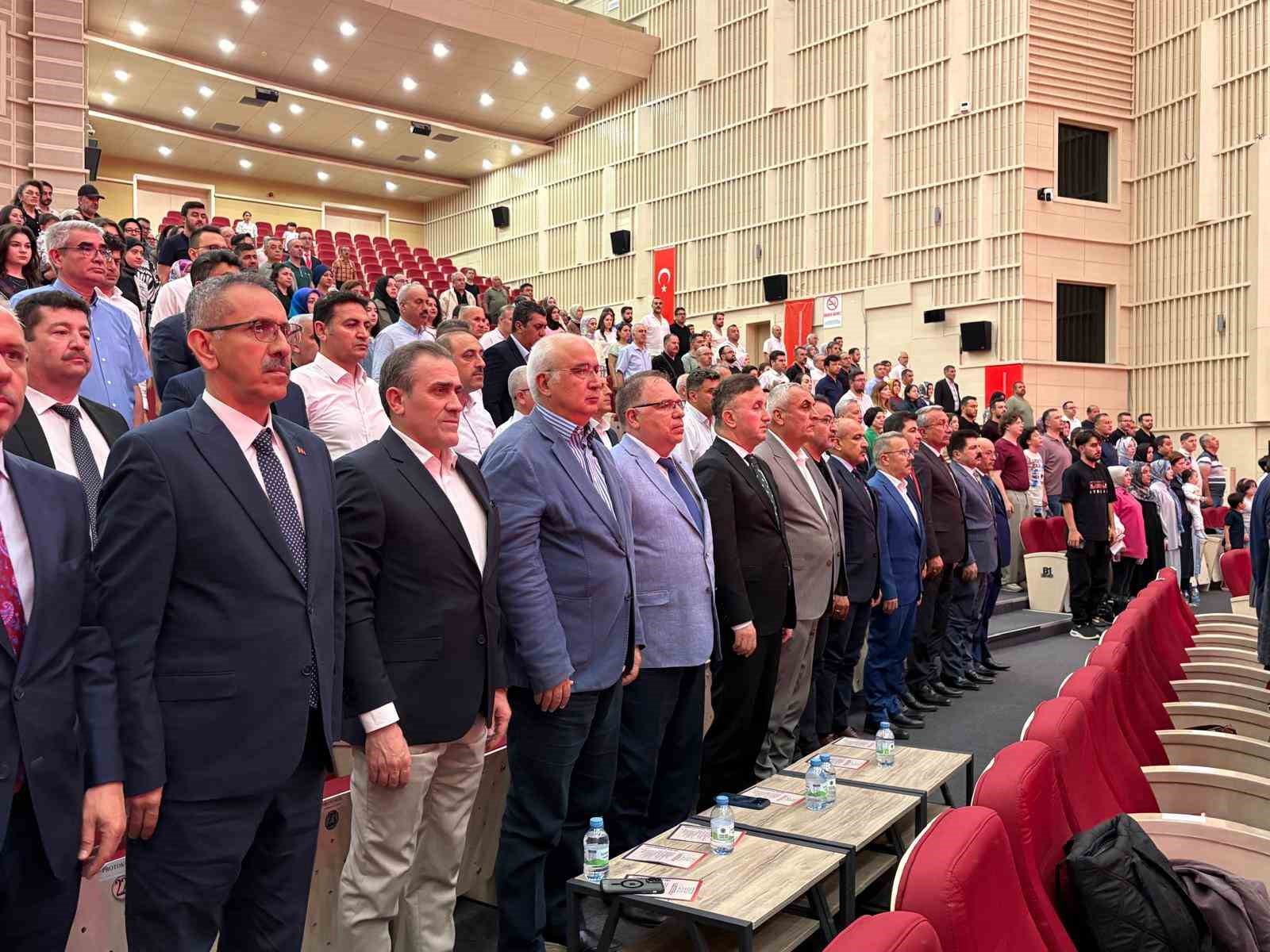 egitimde-yilin-enleri-odulleri-sahiplerini-buldu