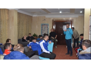 Emet Gençlerbirliği Yönetimi Ve Futbolcuları Yemekte Buluştu