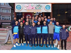 Bilecikli Ve Söğütlü Futbolcular Dostluk Yemeğinde Buluştu