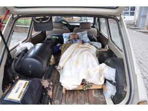 Engeliyle Hayata Tutunuyor