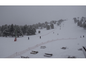 Salda Kayak Merkezinde Kar Kalınlığı 50 Santimi Geçti