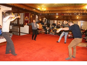 Sandıklı’da “Köy Odası” Kültürü Yaşatılıyor