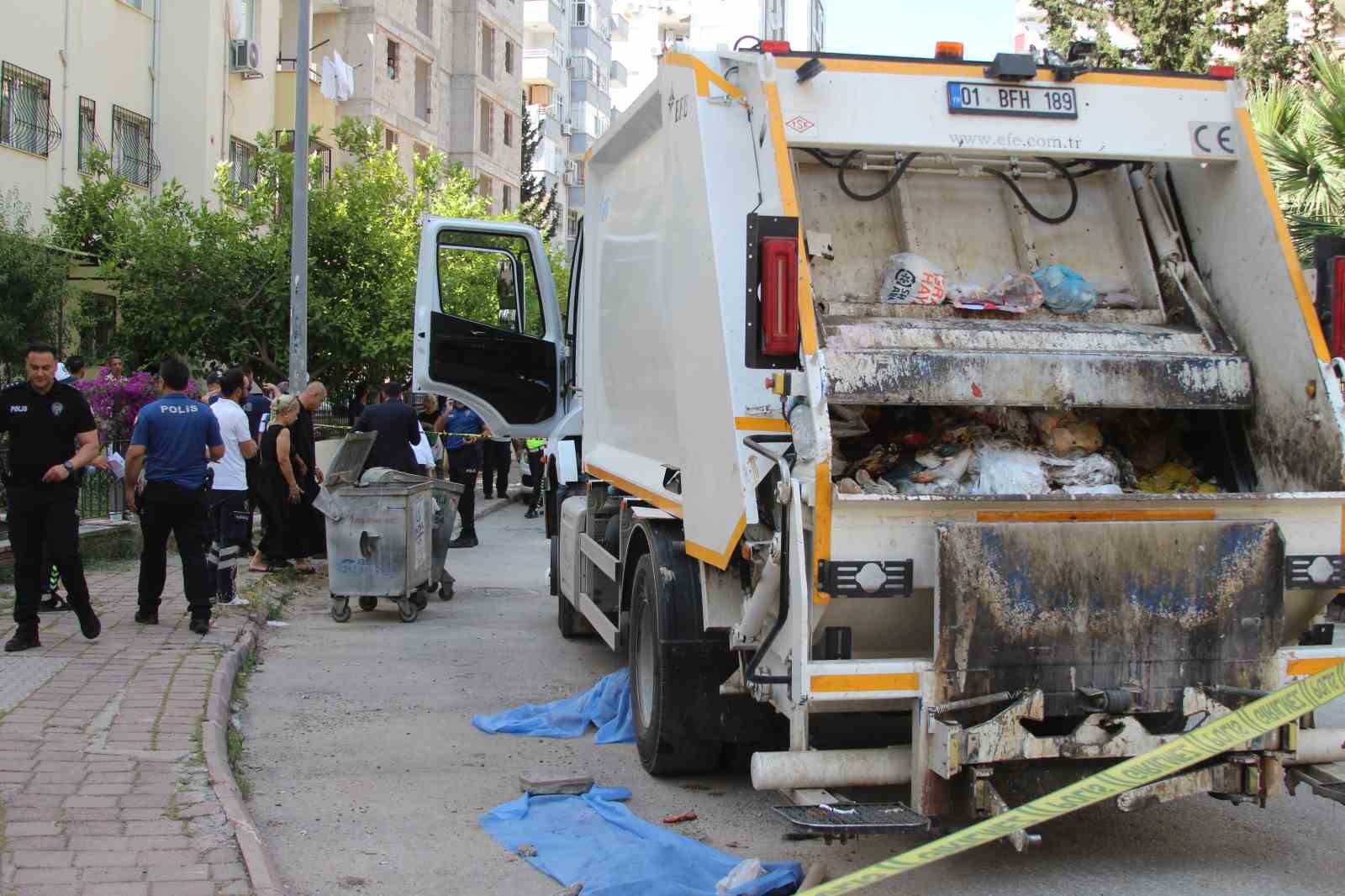cop-kamyonunun-carptigi-yasli-kadin-hayatini-kaybetti