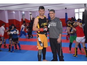 4 Ülkenin Sporcuları Tatvan’da Kamp Yapıyor