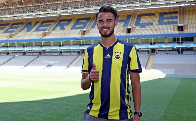 Fenerbahçe, Diego Reyes'i Gönderdi