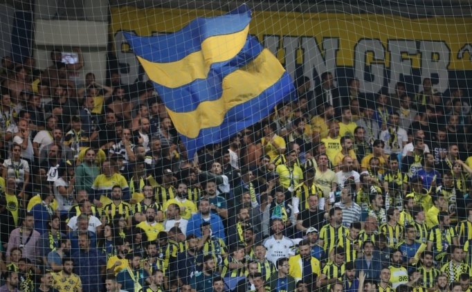 Fenerbahçe Tribünlerinde Büyük Tepki