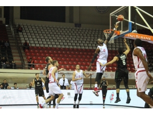 Tahincioğlu Basketbol Süper Ligi: Gaziantep Basketbol: 62 - Darüşşafaka Tekfen: 65