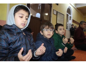 Camii Ve Genç Buluşması Programı Düzenlendi