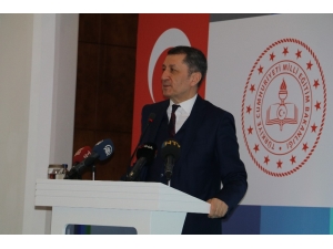 Milli Eğitim Bakanı Ziya Selçuk: "Biz Dünyayla Rekabet Ediyoruz, Yarışıyoruz"