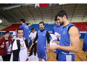 Özel Öğrenciler Kağıtspor’un Basketbol Antrenmanında