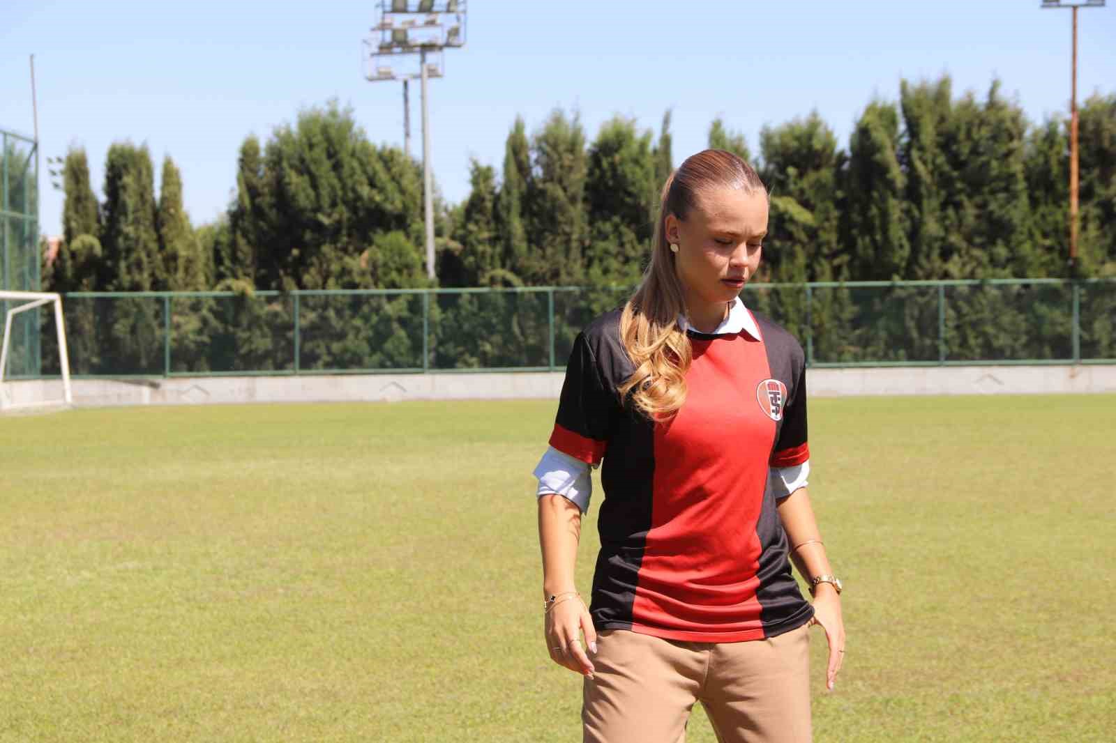 22-yasindaki-zeynep-mestan-turgutluspor-un-teknik-direktoru-oldu