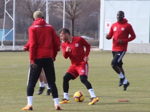 Hakan Keleş: "Kasımpaşa Maçında Kaybedilen Puanları Telafi Edeceğiz"