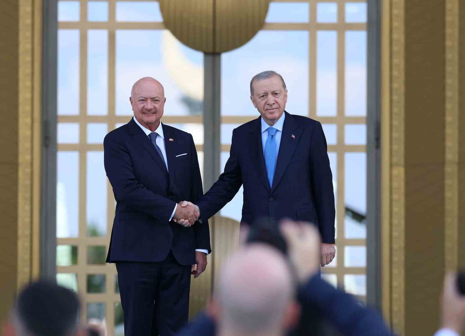 cumhurbaskani-erdogan-avusturya-sansolyesi-christian-stocker-i-torenle-karsiladi