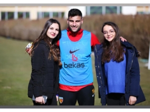 Deniz Türüç’e Sürpriz Doğum Günü