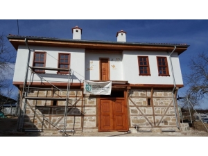 Tarihi Rıza Bey Konağı’nın Dış Cephesi Tamamlandı