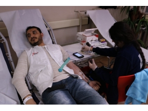 Genç Yeryüzü Doktorları Kulübünden Kan Bağışı Kampanyasına Destek