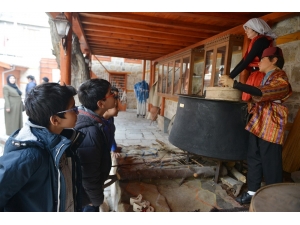 Öğrencilerin Mutfak Müzesi Merakı