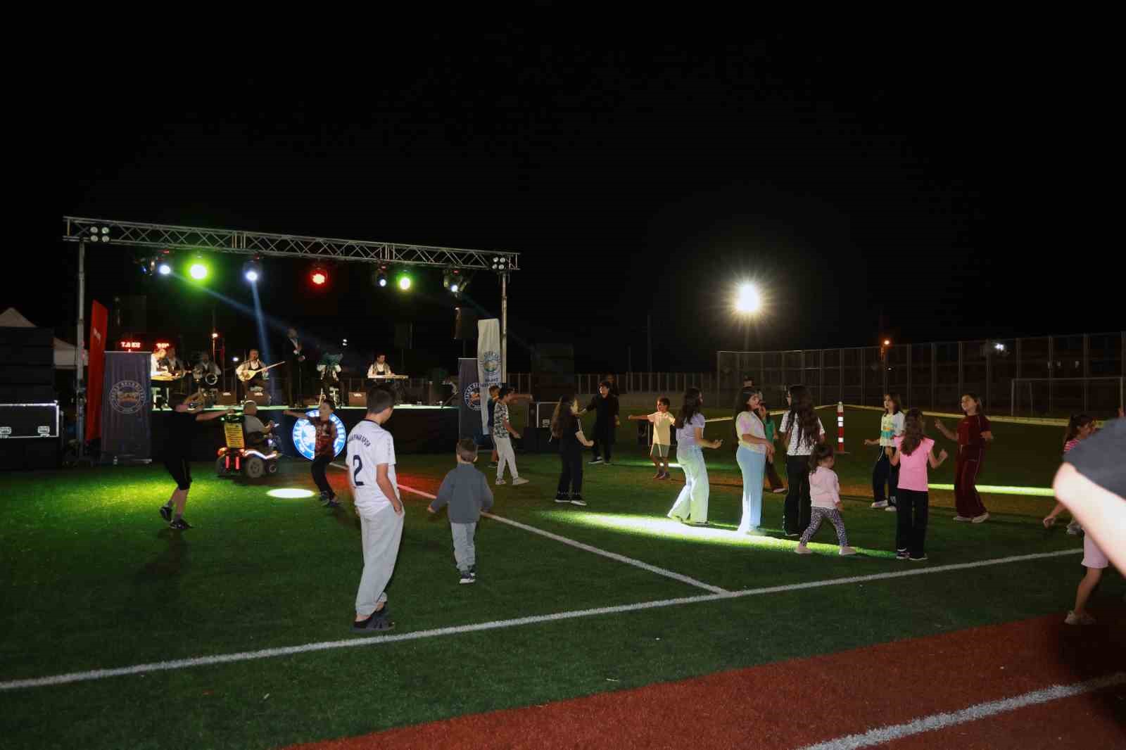 grup-santiye-den-basakpinar-da-muzik-soleni