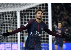 Psg’de Sakatlanan Neymar 10 Hafta Yok