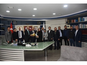 Ak Parti Yeni Yönetiminden Başkan Ay’a Ziyaret