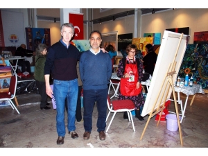 Börüban: "Çiçek Göndermeyin Eser Alın"