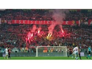 Eskişehirspor Başakşehir’den 2 Futbolcuyu Renklerine Bağladı