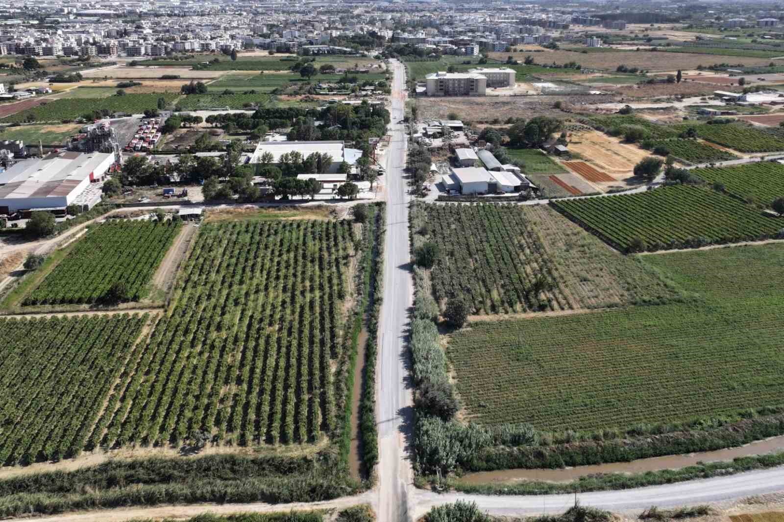 muradiye-de-yollar-konforlu-hale-getiriliyor
