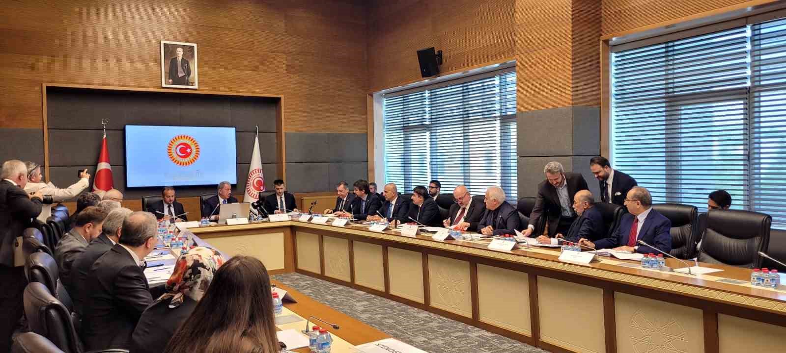 uzman-er-ve-erbaslarla-ilgili-duzenlemeleri-iceren-kanun-teklifi-komisyonda-kabul-edildi