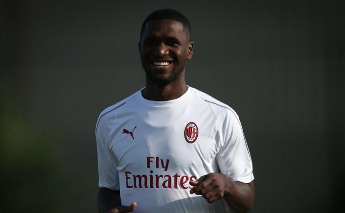 "fenerbahçe 3 Yıllık Sözleşme Önerdi"