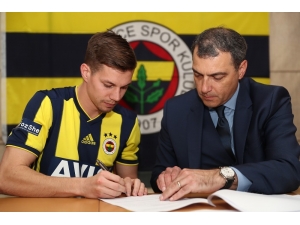 Fenerbahçe, Miha Zajc İle 4.5 Yıllık Sözleşme İmzaladı