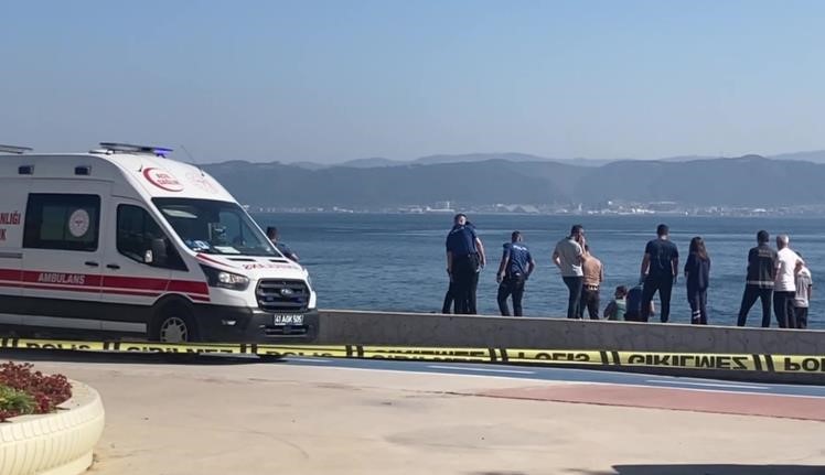 kocaeli-de-denizde-bulunan-3-cesedin-kimligi-belli-oldu-4-kardesten-biri-araniyor
