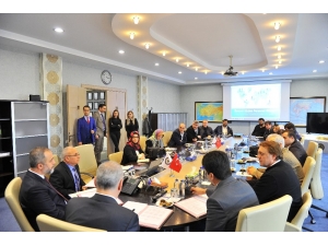 Uluslararası Ticaret Elçileri Projesi’nde İmzalar Atıldı