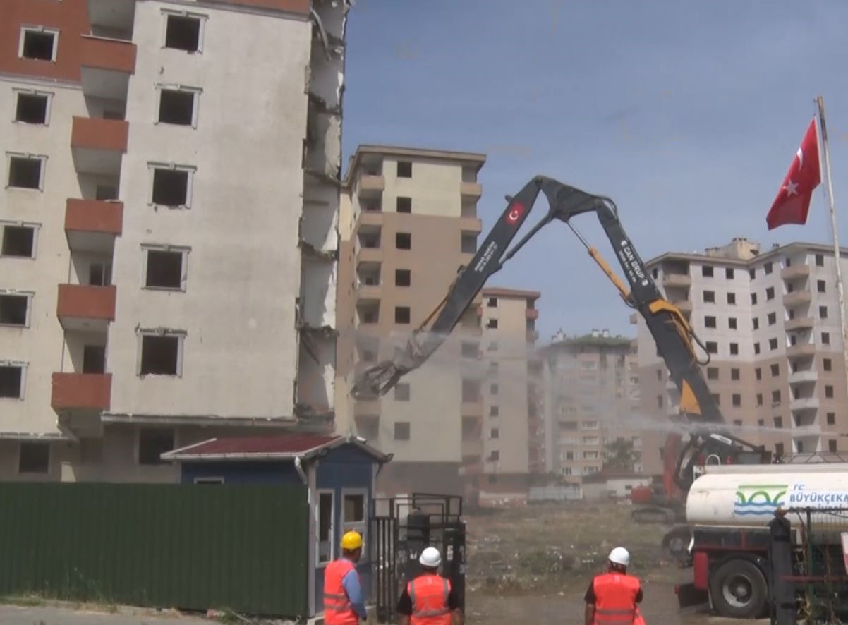 buyukcekmece-de-depremde-yikilma-riski-bulunan-36-yillik-sitede-kentsel-donusum