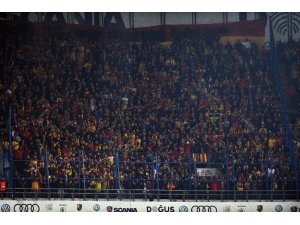 Spor Toto Süper Lig: Fenerbahçe: 1 - Göztepe: 0 (İlk Yarı)