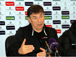 Giray Bulak: “Bir Hocanın En Büyük Sorunu Hamle Yapma İsteğinin Elinden Alınmasıdır”