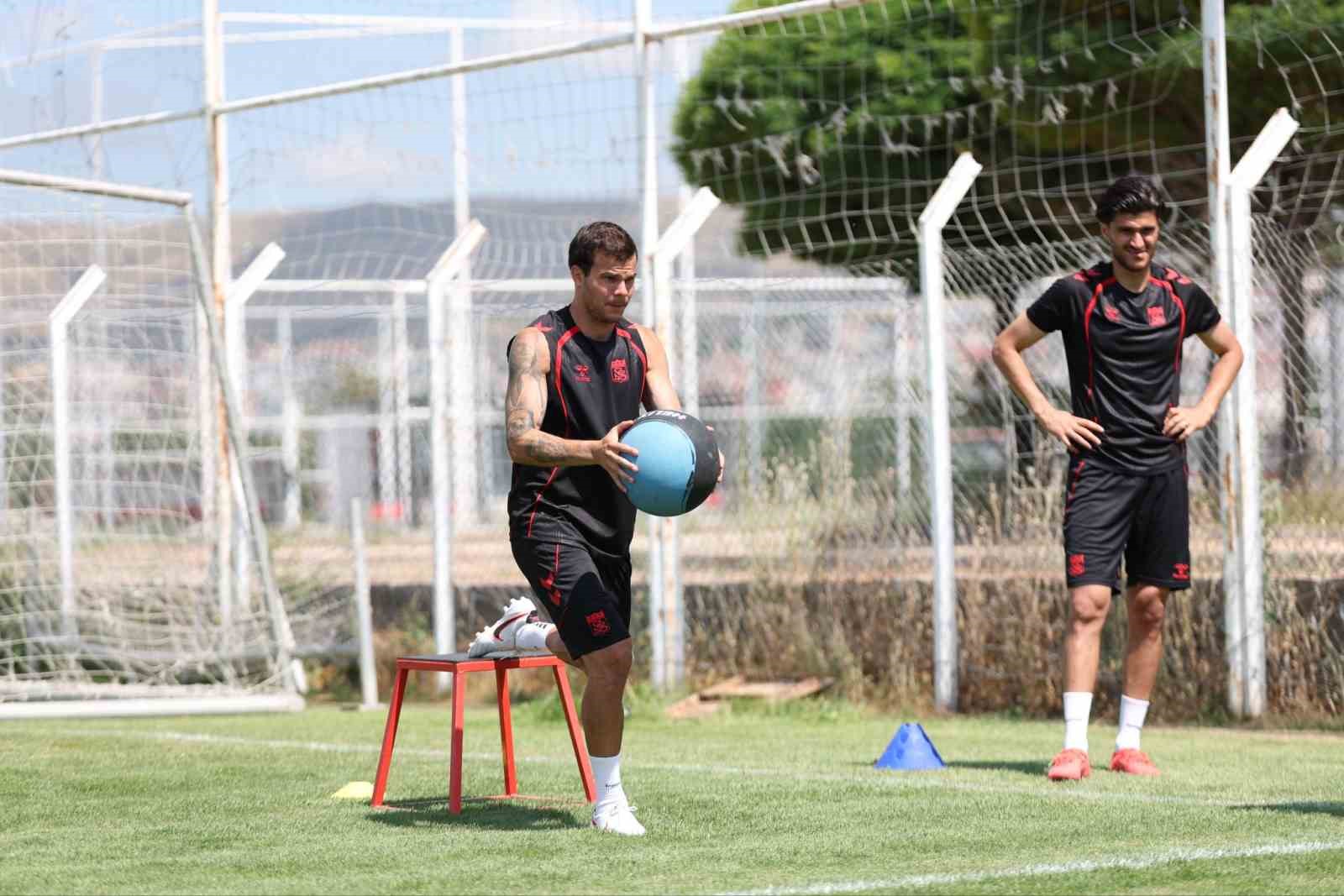 sivasspor-cift-idmanla-yeni-sezona-hazirlaniyor
