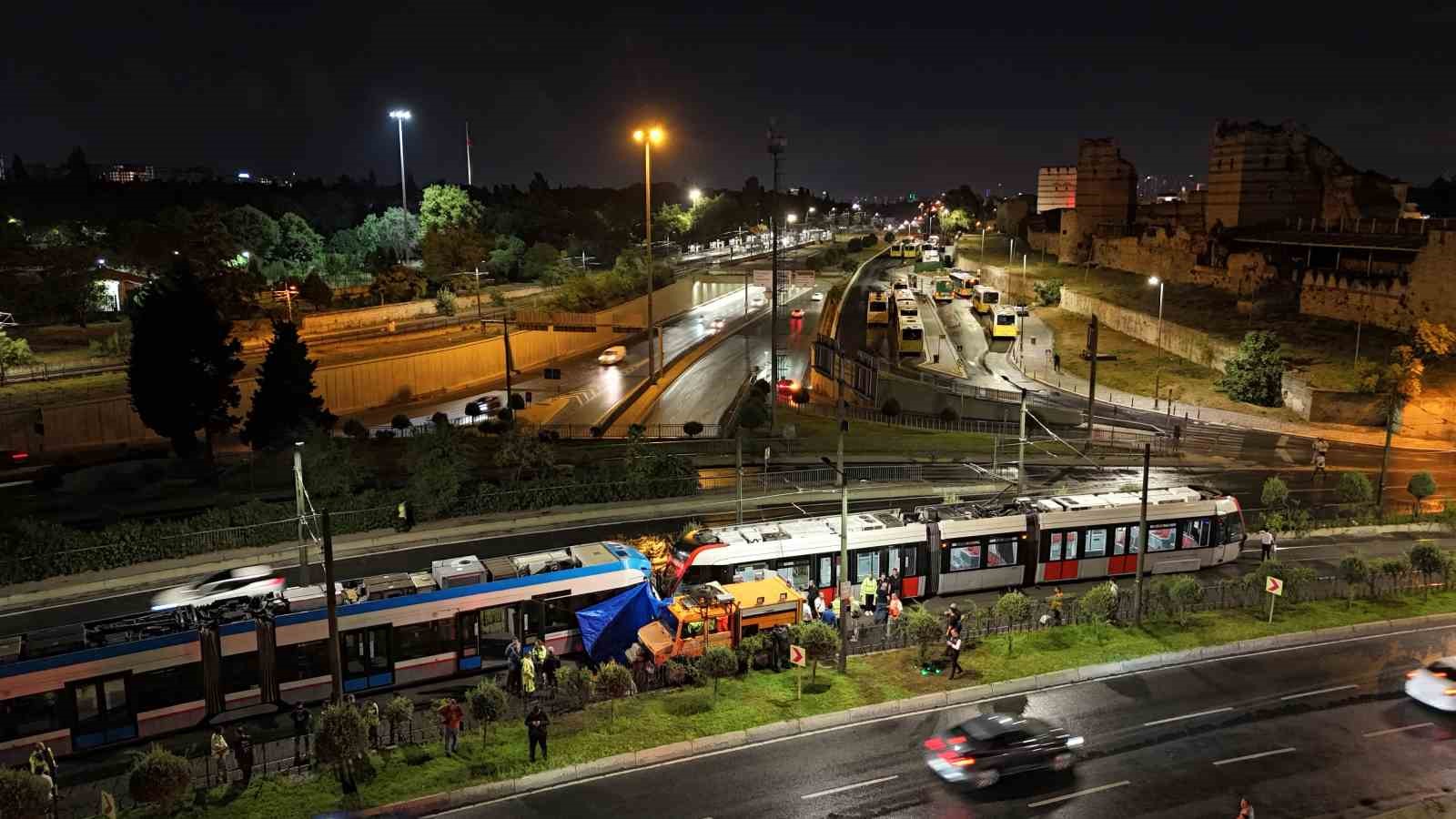 zeytinburnu-nda-iki-tramvayin-carpistigi-kaza-yeri-havadan-goruntulendi
