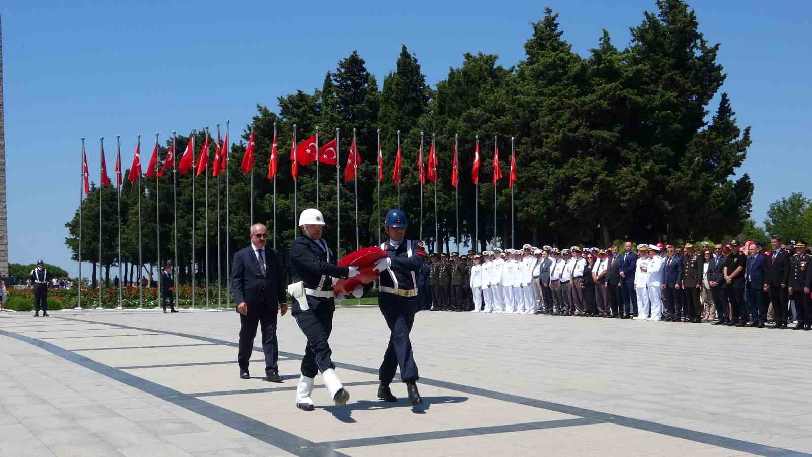 15-temmuz-sehitleri-sehitler-abidesi-nde-anildi