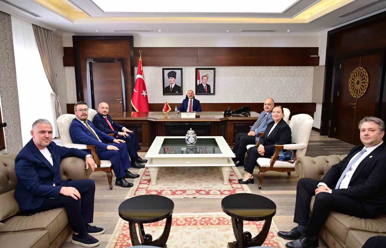 ayto-dan-vali-varol-a-cildir-havaalani-raporu