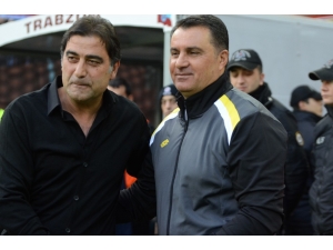 Spor Toto Süper Lig: Trabzonspor: 1 - Mke Ankaragücü: 0 (İlk Yarı Sonucu)