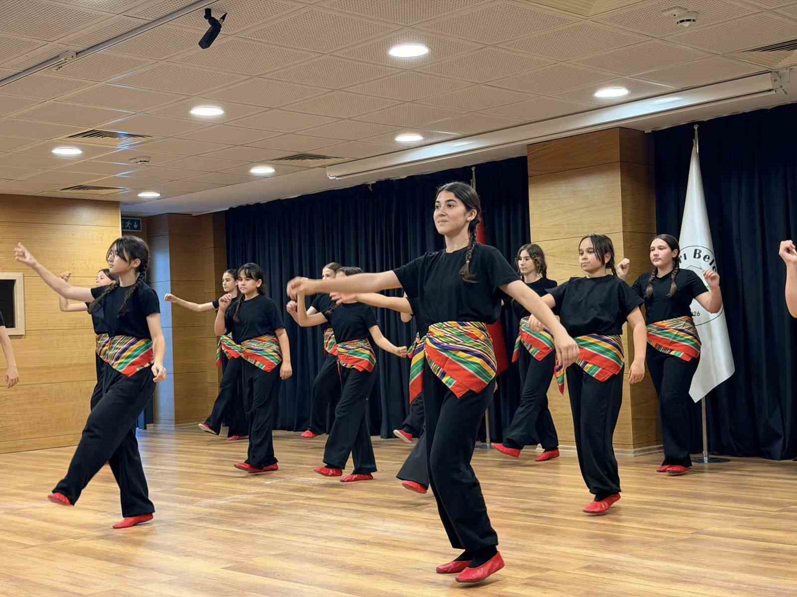 akrobasi-gosterisi-buyuk-begeni-topladi