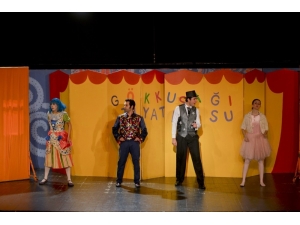 Maltepeli Minikler, ‘Çocuk Şenliğinde’ Tiyatro İzledi