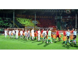 Spor Toto Süper Lig: Aytemiz Alanyaspor: 0 - Galatasaray: 0 (Maç Devam Ediyor)