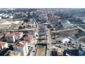 Gölcük Köprülü Kavşak Çalışmaları Tamamlanıyor