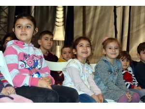 Aliağalı Çocuklar Pandomim Ve Marmelat Kukla İle Eğlendi