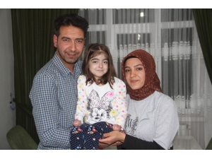 Kelebek Hastası Kızlarına ’Kelebek’ Gibi Bakıyorlar