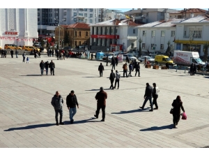 Güneşli Havanın Tadını Çıkarttılar