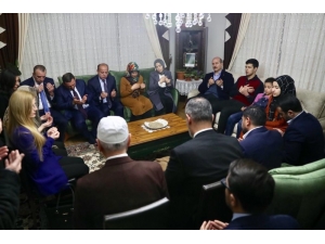 Bakan Soylu’dan 15 Temmuz Şehidi Özel Harekat Polisi Sancar’ın Ailesine Ziyaret