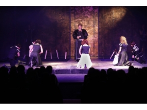 Konak’ın Yeni Sahnesi Kral Lear’la Açıldı